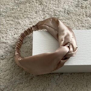 NWOT La Mer Luxury Silk Headband